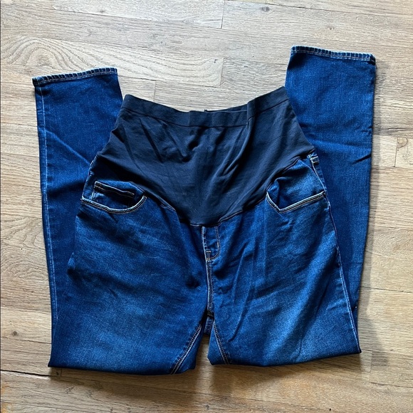 Old Navy Blue Maternity Straight Jeans - Picture 4 of 6